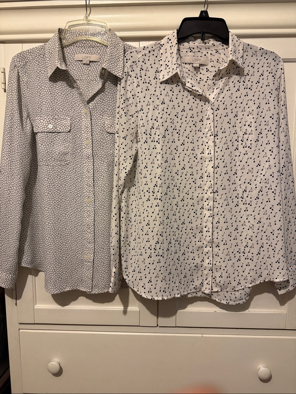 Wmn’s LOFT cream & white print tops